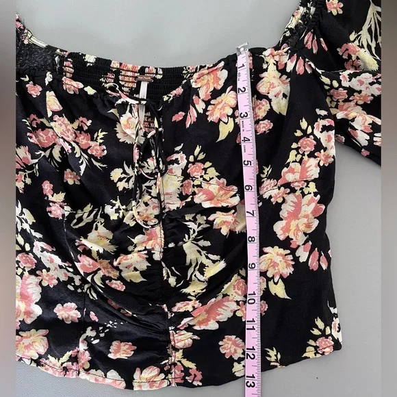 Free People Hilary Smocked Floral Top/Ruched Sleeve/NWT M - Picture 12 of 12